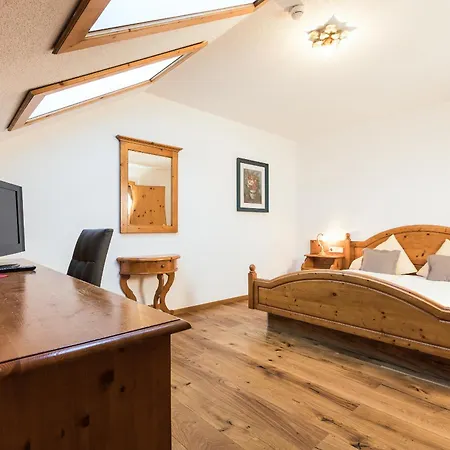 ホテル Bergjuwel ノイシュティフト・イム・シュトゥーバイタール