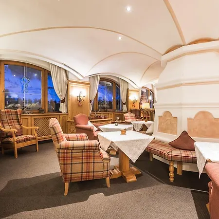 Bergjuwel 4* ノイシュティフト・イム・シュトゥーバイタール